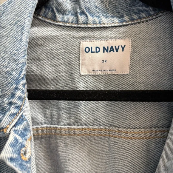 Old Navy Classic Lightly Distressed Blue Denim Jacket - Picture 3 of 3